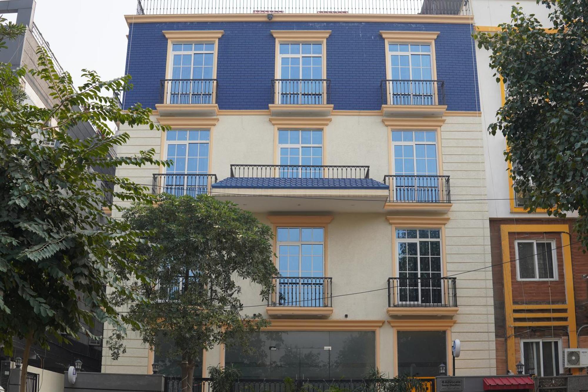The Blue Vista Hotel Greater Noida Exterior photo